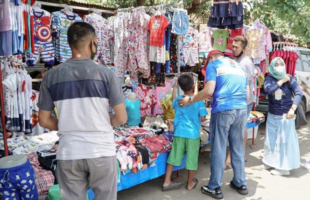 UNDERCOVER: Ngobras Bareng Pedagang Pakaian Kaki Lima di Bogor, Bamsoet